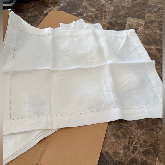 ATLINIA White Linen Placemats and Coasters - Picture 7 of 8